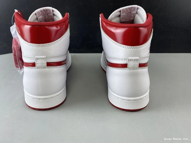Air Jordan (2017) 555088-103 1 Retro Metallic Red 0820